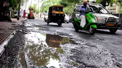 കൊച്ചിയിലെ റോഡുകളുടെ ശോചനീയാവസ്ഥ; ഹൈക്കോടതി സ്വമേധയാ കേസെടുത്തു