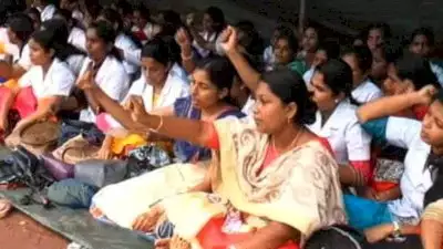 മെഡിക്കല്‍ കോളജ് ഡോക്ടര്‍മാരുടെ അനിശ്ചിതകാല സമരം മാറ്റിവെച്ചു; ചര്‍ച്ച നടത്താമെന്ന് ആരോഗ്യമന്ത്രിയുടെ ഉറപ്പ്