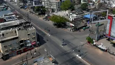 ബോറടി മാറ്റാൻ സുഹൃത്തിനെ ട്രോളി ബാഗിൽ വീട്ടിലെത്തിക്കാൻ ശ്രമം; യുവാവ് പിടിയിൽ