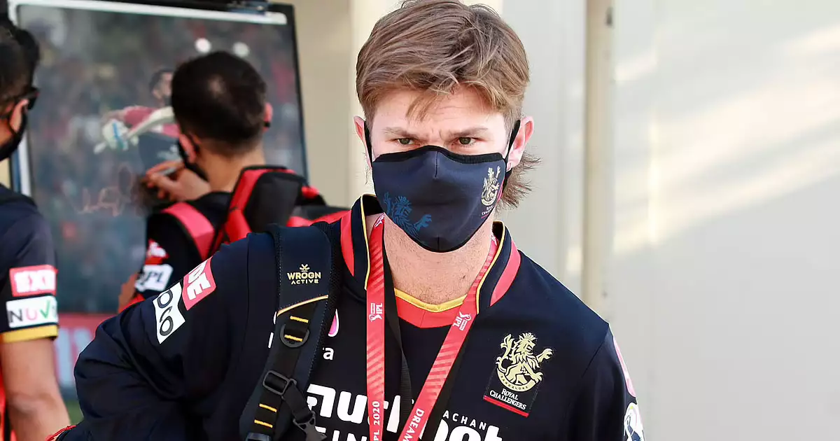 നാട്ടിലെത്താന് ഐ.പി.എല് ഉപേക്ഷിച്ച് ഓസീസ് താരങ്ങള്; 'പണി' തറവാട്ടില് നിന്ന് തന്നെ കിട്ടി