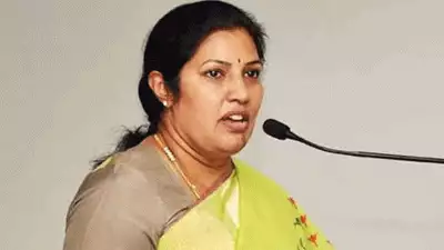 'പ്രവര്‍ത്തകര്‍ ഒന്ന് തുപ്പിയാല്‍ ഭൂപേഷ് ഭാഗലും അദ്ദേഹത്തിന്റെ മന്ത്രിസഭയും തെറിച്ച് പോകും';  ചത്തീസ്ഗഢ് മുഖ്യമന്ത്രിക്ക് എതിരെ ബി.ജെ.പി വനിതാ നേതാവിന്റെ വിവാദ പരാമര്‍ശം