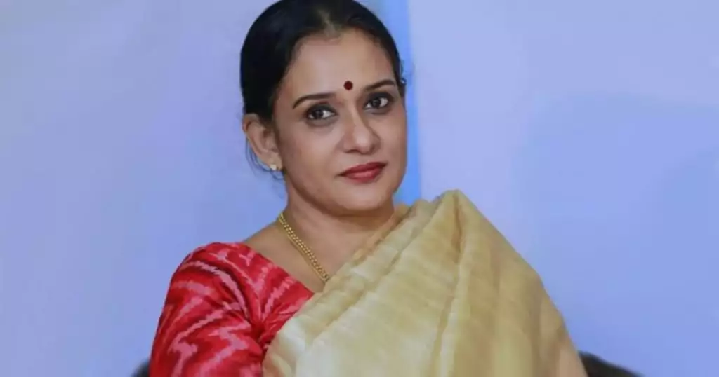 'അമ്മ'യിലെ മെമ്മറി കാർഡ് വിവാദം തെരഞ്ഞെടുപ്പ് തന്ത്രം; ഉഷ ഹസീനയെയും പൊന്നമ്മ ബാബുവിനെയും തളളി മാലാ പാർവതി