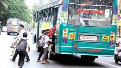 മുഖ്യമന്ത്രിയുമായി ചര്‍ച്ച നടത്തി; സംസ്ഥാനത്ത് സ്വകാര്യ ബസ് സമരം പിന്‍വലിച്ചു