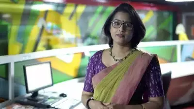 പരാതി നല്‍കിയിട്ട് 20 ദിവസം, പൊലീസ് ചെറുവിരല്‍ പോലും അനക്കുന്നില്ല, അശ്ലീല കമന്റിട്ട ആളെ ഞാന്‍ പിടിച്ചുകൊടുക്കണമെന്ന മട്ടാണ്: സ്മൃതി പരുത്തിക്കാട്