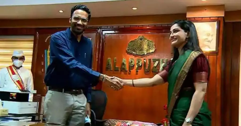 ശ്രീറാം വെങ്കിട്ടരാമന് ആലപ്പുഴ ജില്ലാ കളക്ടറായി ചുമതലേറ്റു; കരിങ്കൊടി പ്രതിഷേധവുമായി യൂത്ത് കോണ്ഗ്രസ്