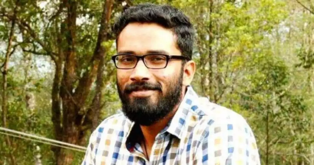 കളങ്കിതനായ വ്യക്തിയെ കളക്ടറാക്കിയത് അംഗീകരിക്കാനാവില്ല; നിയമനം പിന്വലിക്കണമെന്ന് കോണ്ഗ്രസ്