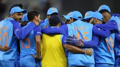 എന്നെ പറ്റിക്കാൻ പറ്റും ദൈവം എല്ലാം കാണുന്നുണ്ട്, സ്‌ക്വാഡിൽ ഇടം കിട്ടാത്ത ദുഃഖം പങ്കുവെച്ച് സൂപ്പർ താരങ്ങൾ; സെലക്ഷൻ കമ്മിറ്റിയുടെ കിളി പോയെന്ന് വിമർശനം ...ആരാധകരോഷം അണപൊട്ടുന്നു