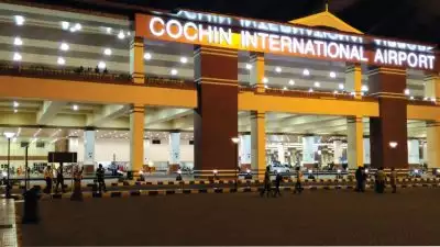 വിമാനത്തിനുള്ളില്‍  യുവതിയോട് ലൈംഗിക അതിക്രമം; നെടുമ്പാശ്ശേരിയില്‍ ആലപ്പുഴ സ്വദേശിയായ യുവാവ് പിടിയില്‍