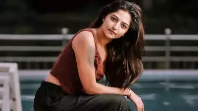 അയാള്‍ എന്റെ കൈയില്‍ കയറിപിടിച്ചു, രണ്ട് മണിക്കൂര്‍ കണ്ണടച്ചാല്‍ 25 ലക്ഷത്തിന്റെ കാര്‍ ആയിരുന്നു വാഗ്ദാനം, പച്ചയ്ക്ക് പറയുകയാണ്: അഷിക അശോകന്‍