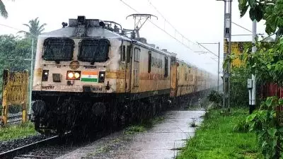 കനത്ത മഴ; സംസ്ഥാനത്ത് പത്തിലധികം ട്രെയിനുകൾ വൈകിയോടുന്നു