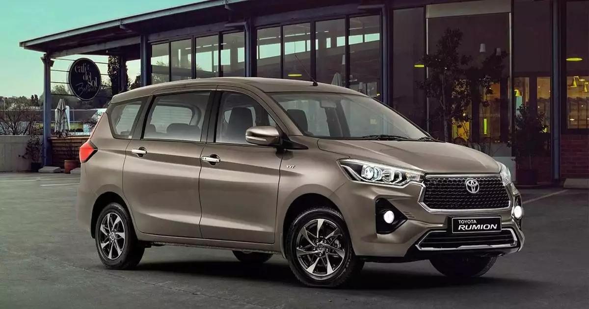 വമ്പൻ മൈലേജും മോഹവിലയും; സർപ്രൈസ് എൻട്രിയുമായെത്തിയ 'ടൊയോട്ട റൂമിയോൺ' എംപിവി ഇനി ബുക്ക് ചെയ്യാനാവില്ല !