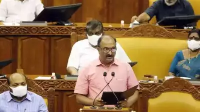 സാമ്പത്തിക പ്രതിസന്ധിയെക്കുറിച്ച് നിയമസഭ നിര്‍ത്തിവച്ച് ചര്‍ച്ച ചെയ്യും; ചര്‍ച്ച പ്രതിപക്ഷം നല്‍കിയ അടിയന്തര പ്രമേയ നോട്ടീസിനെ തുടര്‍ന്ന്