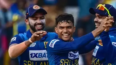 പ്രമുഖരുടെ വിക്കറ്റ് വീഴ്ത്തുന്നത് ഹോബിയാക്കിയവൻ, ഈ ചെക്കൻ വേറെ ലെവൽ എന്ന് ക്രിക്കറ്റ് ലോകം; ഫൈനലിൽ ഇന്ത്യയെ കാത്തിരിക്കുന്നത് പരീക്ഷണം