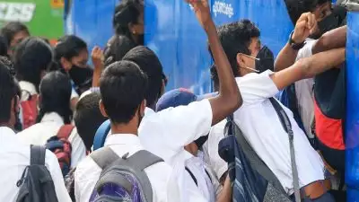 അതിദരിദ്ര കുടുംബങ്ങളിലെ വിദ്യാർത്ഥികൾക്ക് ഇനി എല്ലാ ബസുകളിലും സൗജന്യ യാത്ര; അതിദാരിദ്ര നിർമാർജനം ലക്ഷ്യമാക്കി സംസ്ഥാന സർക്കാർ