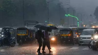 ഇടിയോട് കൂടിയ കനത്ത മഴ വരുന്നു; ബുധനാഴ്ച്ച മുതൽ വിവിധ ജില്ലകളില്‍ യെല്ലോ അലേര്‍ട്ട്