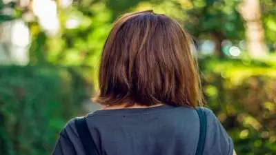 മുടി നീളം കുറഞ്ഞതിനാൽ നീ ഫെമിനിസ്റ്റാണെന്നു പറഞ്ഞ് യുവതിക്ക് നേരെ ആക്രമണം; ഫെമിനിസ്റ്റുകൾ ആക്രമണത്തിന് അർഹരാണെന്നും അക്രമി