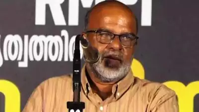 വിവാദ പ്രസംഗം നടത്തിയ ആര്‍എംപി നേതാവിന്റെ വീടിന് നേരെ ആക്രമണം; സ്‌കൂട്ടറിലെത്തിയ സംഘം സ്‌ഫോടക വസ്തു എറിഞ്ഞു