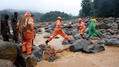 12 ജില്ലകളിലെ വിദ്യാഭ്യാസ സ്ഥാപനങ്ങള്‍ക്ക് ഇന്ന് അവധി; പി.എസ്.സി പരീക്ഷകളും മാറ്റി