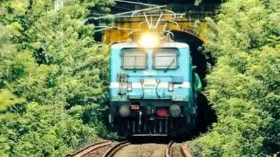 വെള്ളക്കെട്ട്; കൊങ്കൺ പാതയിൽ ട്രെയിനുകൾ വഴിതിരിച്ചു വിടുന്നു