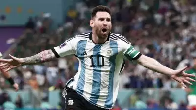 'ഇവനെ പടച്ച് വിട്ട കടവുള്ക്ക് പത്തിൽ പത്ത്'; അന്താരാഷ്ട്ര ഫുട്‍ബോളിൽ ചരിത്ര നേട്ടം സ്വന്തമാക്കി ലയണൽ മെസി