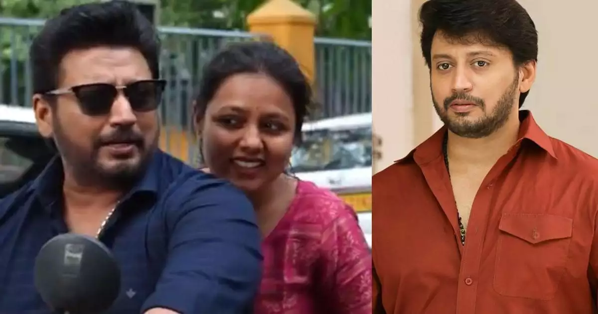 ബൈക്കോടിച്ച് അഭിമുഖം, ഹെല്മറ്റും ഇല്ല.. നടന് പ്രശാന്തിനും അവതാരകയ്ക്കും കേസ്; പിന്നാലെ മാപ്പ്