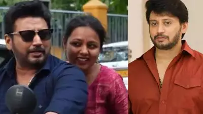 ബൈക്കോടിച്ച് അഭിമുഖം, ഹെല്‍മറ്റും ഇല്ല.. നടന്‍ പ്രശാന്തിനും അവതാരകയ്ക്കും കേസ്; പിന്നാലെ മാപ്പ്