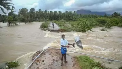 ഇടിമിന്നലോടു കൂടിയ മഴ; സംസ്ഥാനത്ത് ഇന്ന് രണ്ട് ജില്ലകളിൽ ഓറഞ്ച് അലർട്ട്, മൂന്ന് ജില്ലകളിൽ യെല്ലോ അലർട്ട്