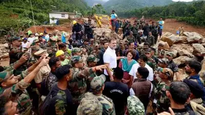 ദുരന്തമുഖത്തെ വിഐപി സന്ദര്‍ശനങ്ങള്‍; രക്ഷാപ്രവര്‍ത്തനത്തിന് തടസമാകുന്നുവെന്ന് നാട്ടുകാര്‍; പ്രതിഷേധം ശക്തമാകുന്നു