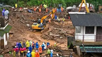 ദുരന്ത ബാധിതര്‍ക്ക് ബാങ്കുകള്‍ മോറട്ടോറിയം പ്രഖ്യാപിക്കണം; സ്വകാര്യ ധനകാര്യ സ്ഥാപനങ്ങള്‍ വായ്പയും പലിശയും ആവശ്യപ്പെടരുതെന്ന് മന്ത്രിസഭ