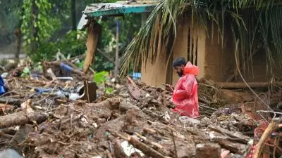 ചൂരല്‍മല ദുരന്തം: പുനരധിവാസത്തിന് വീടുകള്‍ വേണം, വാടക സര്‍ക്കാര്‍ നല്‍കും; സന്നദ്ധരായവര്‍ അറിയിക്കണമെന്ന് കളക്ടര്‍