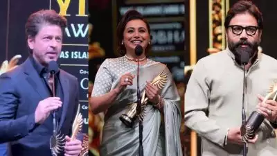 IIFA പുരസ്‍കാര വേദിയിൽ തിളങ്ങി ഷാരൂഖ് ഖാനും റാണി മുഖർജിയും; അവാർഡുകൾ വാരിക്കൂട്ടി 'അനിമൽ' മികച്ച ചിത്രം