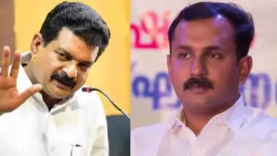 ഗുരുതര കുറ്റങ്ങൾ അറിഞ്ഞിട്ടും മറച്ചു വച്ചു; പി വി അൻവറിനെതിരെ കേസെടുക്കണമെന്ന് ഷോൺ ജോർജ്, ഡിജിപിക്ക് പരാതി നൽകി