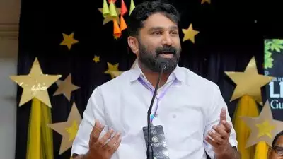 'ഭരണപക്ഷ എംഎൽഎക്ക് പോലും ജീവൻ രക്ഷിക്കാൻ തോക്കുമായി നടക്കേണ്ട അവസ്ഥ'; പരിഹസിച്ച് വിടി ബൽറാം