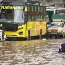 ബംഗളൂരുവില്‍ കനത്ത മഴ തുടരുന്നു; നിര്‍മാണത്തിലിരുന്ന ആറ് നില കെട്ടിടം തകര്‍ന്നുവീണു; മൂന്ന് പേര്‍ക്ക് ദാരുണാന്ത്യം