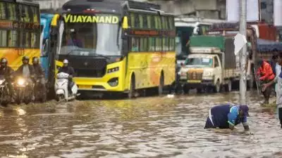 ബംഗളൂരുവില്‍ കനത്ത മഴ തുടരുന്നു; നിര്‍മ്മാണത്തിലിരുന്ന ആറ് നില കെട്ടിടം തകര്‍ന്നുവീണു; മൂന്ന് പേര്‍ക്ക് ദാരുണാന്ത്യം