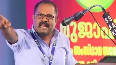 'തങ്ങളുടെ മെക്കിട്ട് കയറിയാൽ കൈ കെട്ടി നോക്കിനിൽക്കില്ല, പിണറായി വിജയൻ സംഘി'; മുഖ്യമന്ത്രിക്ക് മറുപടിയുമായി കെഎം ഷാജി