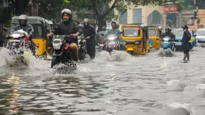 കേരളത്തില്‍ വീണ്ടും മഴ ശക്തമാകുന്നു; ആറ് ജില്ലകളില്‍ ഇന്ന് യെല്ലോ അലര്‍ട്ട്; പൊതുജനങ്ങള്‍ക്കുള്ള പ്രത്യേക നിര്‍ദേശങ്ങള്‍ പുറത്തിറക്കി കാലാവസ്ഥാ വകുപ്പ്