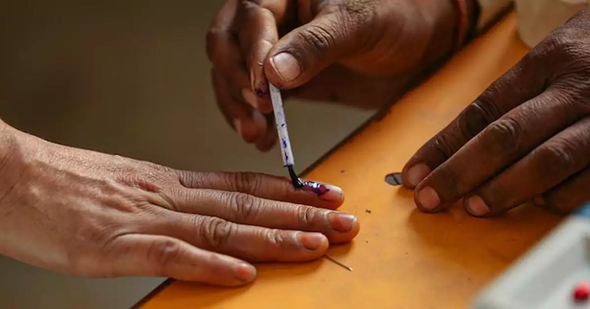 കേരളം വിധിയെഴുതി; പോളിങ്ങിൽ 80 % കഴിഞ്ഞ് കോഴിക്കോടും പാലക്കാടും