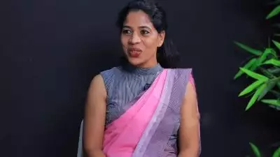 സിനിമ കണ്ട് കൃഷി തുടങ്ങി പണം കളഞ്ഞു, പശുവിനെ വാങ്ങി നഷ്ടക്കച്ചവടത്തിന് വിറ്റു.. എനിക്ക് എല്ലാം പെട്ടെന്ന് മടുക്കും: രമ്യ സുരേഷ്