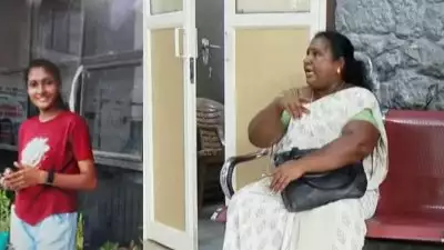 പത്തനംതിട്ടയിലെ പത്തൊമ്പത്കാരിയുടെ മരണം; അമ്മയുടെ ഒപ്പം താമസിക്കുന്ന ആദർശിനെ സംശയമുണ്ടെന്ന് രണ്ടാനച്ഛൻ