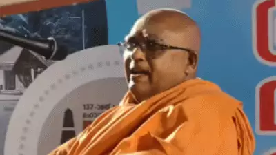 ഷര്‍ട്ട് ധരിച്ച് കയറാന്‍ അനുവദിക്കാത്ത ക്ഷേത്രങ്ങളില്‍ പോകരുതെന്ന് സച്ചിദാനന്ദ സ്വാമികള്‍