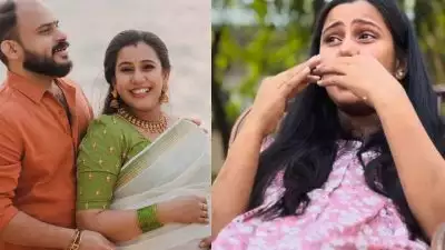 മകള്‍ 'സമാധിയായി' എന്ന് പറഞ്ഞ് വരെ അധിക്ഷേപം, വിജയ് ഭക്തനാണ്, അന്ധവിശ്വാസിയല്ല..; കണ്ണീരോടെ ദേവിക