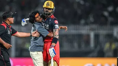 IPL 2025: ഗ്രൗണ്ടിൽ എത്തി കോഹ്‌ലിയെ കെട്ടിപ്പിടിച്ച നിമിഷം അയാൾ അങ്ങനെ പറഞ്ഞു, ശരിക്കും ഞെട്ടൽ ഉണ്ടായി; തുറന്നടിച്ച് ആരാധകൻ