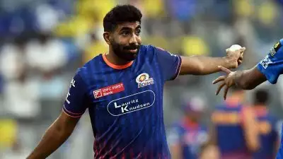 ബുംറയുടെ ഫോമിന് ഒന്നും സംഭവിച്ചിട്ടില്ല, പക്ഷെ ഇപ്പോൾ അവൻ സ്ലോവർ ബോളുകളാണ് കൂടുതൽ എറിയുന്നത്, അതുകൊണ്ടാണ് വിക്കറ്റുകൾ നേടാത്തത്: ഇർഫാൻ പത്താൻ