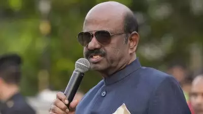 പശ്ചിമ ബംഗാള്‍ ഗവര്‍ണര്‍ ആശുപത്രിയില്‍; വൈര്യം മറന്ന് മുഖ്യമന്ത്രി മമത ബാനര്‍ജി നേരിട്ടെത്തി; വിശദപരിശോധനകള്‍ക്ക് ശേഷം പ്രതികരണമെന്ന് സൈനിക ആശുപത്രി