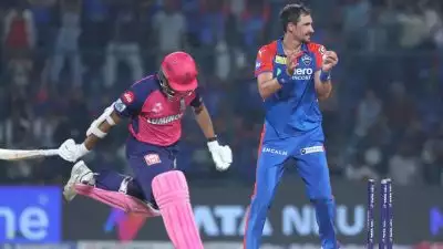 IPL 2025: എന്നോട് മുട്ടാന്‍ നീ ആയിട്ടില്ല ചെക്കാ, മത്സരശേഷം സ്റ്റാര്‍ക്കും ജയ്‌സ്വാളും നേര്‍ക്കുനേര്‍, എന്നാലും ഇത് വേണ്ടായിരുന്നുവെന്ന് ആരാധകര്‍, വീഡിയോ വൈറല്‍