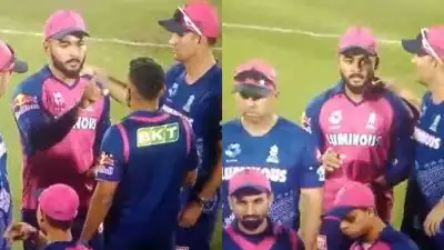 IPL 2025: മര്യാദയ്ക്ക് നിന്നാല്‍ നിനക്ക് കൊളളാം, നീ എന്നെ പഠിപ്പിക്കാന്‍ വരണ്ട, തുഷാര്‍ ദേശ്പാണ്ഡെയോട് ചൂടായി പരാഗ്, ഞെട്ടി ആരാധകര്‍