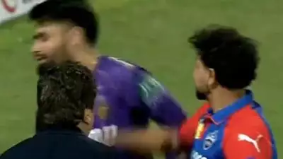 IPL 2025: റിങ്കു സിങ്ങിന്റെ മുഖത്തടിച്ച് കുല്‍ദീപ് യാദവ്, ഡല്‍ഹി-കൊല്‍ക്കത്ത മത്സരത്തില്‍ അപ്രതീക്ഷിത സംഭവ വികാസങ്ങള്‍, ഞെട്ടിത്തരിച്ച് ആരാധകര്‍