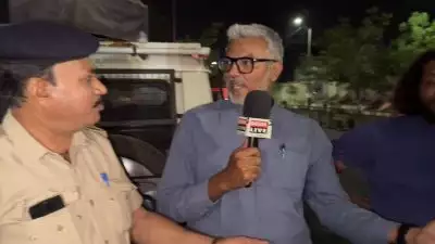 'ഇത് ഗുജറാത്ത് മോഡലോ അതോ പ്രധാനമന്ത്രി മോദിയുടെ പുതിയ ഇന്ത്യാ ആശയമോ?': അഹമ്മദാബാദിലെ പള്ളിക്ക് പുറത്ത് റിപ്പോർട്ട് ചെയ്തതിന് മാധ്യമപ്രവർത്തകൻ സഹൽ ഖുറേഷിയെ ഭീഷണിപ്പെടുത്തി പോലീസ്
