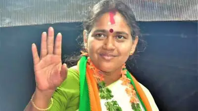ശോഭാ സുരേന്ദ്രന്റെ വീടിനു സമീപത്തേക്ക് സ്‌ഫോടക വസ്തുവേറ്; അക്രമികള്‍ ബൈക്കുകളിലെത്തിയ 4 പേര്‍; പൊലീസ് അന്വേഷണം ആരംഭിച്ചു